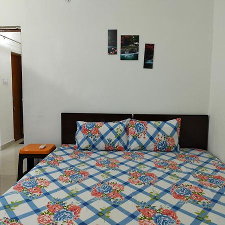 Sharda Homestay Ayodhya Екстер'єр фото