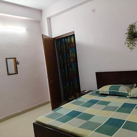 Sharda Homestay Ayodhya Екстер'єр фото