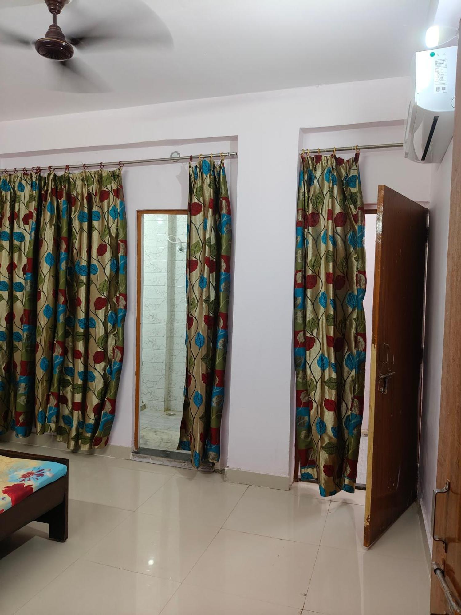 Sharda Homestay Ayodhya Екстер'єр фото